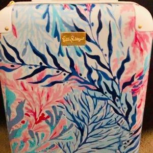 Lilly pulitzer rolling suitcase